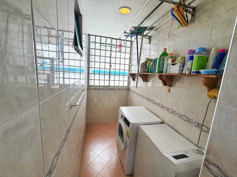 Regal Court, 17 Kim Keat Road, 2 Bedrooms, 915 sqft, Apartment For Sale, by Chris Tan, 500203612 - Interior - PropertyGuru.com.sg