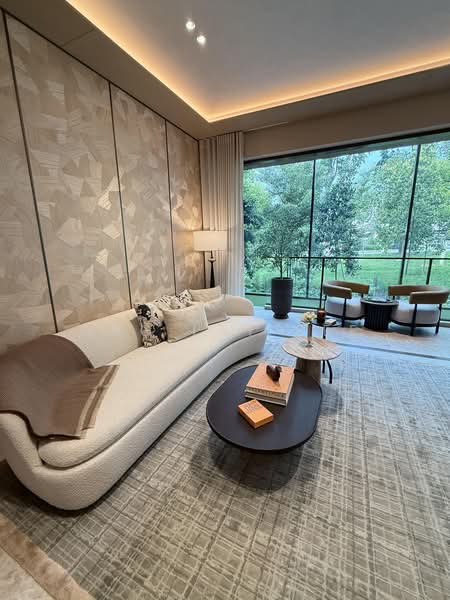 Dunearn House, 764 Dunearn Road, 4 Bedrooms, 1,180 sqft, Condominium For Sale, by Ang Lay See, 500203616 - Living Room - PropertyGuru.com.sg