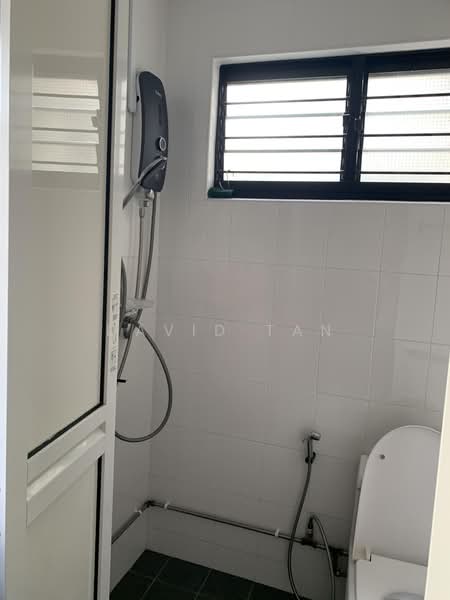 343 Ubi Avenue 1, 343 Ubi Avenue 1, 3 Bedrooms, 904 sqft, HDB Flat For Rent, by David Tan, 500203629 - Bathroom - PropertyGuru.com.sg