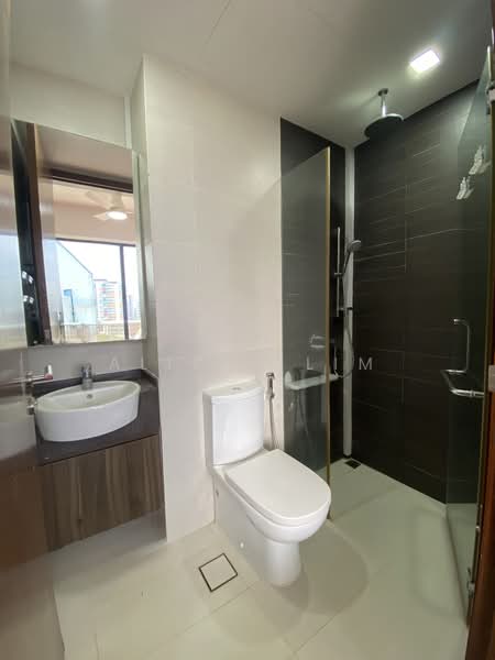 Jupiter 18, 18 Lorong 102 Changi, 2 Bedrooms, 786 sqft, Condominium For Sale, by Alicia Lim, 500203630 - Masterbathroom - PropertyGuru.com.sg