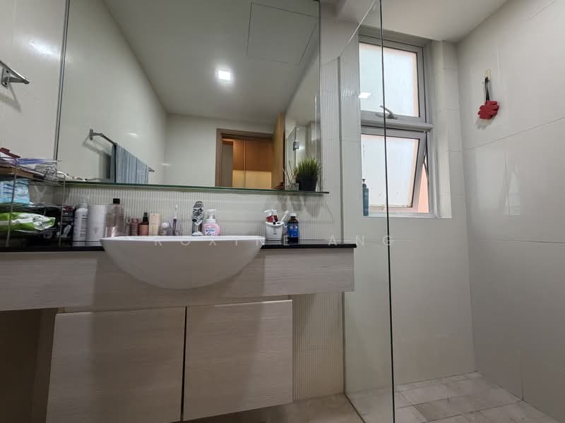 The Sensoria, 1 Jalan Ulu Sembawang, 3 Bedrooms, 1,270 sqft, Condominium For Sale, by Roxine Ang, 500203633 - Bathroom - PropertyGuru.com.sg