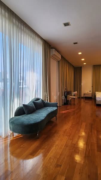 Stunning 3-Storey Resort-Style Bungalow, Walk to MRT, Chiltern Drive Lorong Chuan Braddell Heights, 8 Bedrooms, 6,500 sqft, Bungalow House For Rent, by Jennifer Leong, 500203637 - Living Room - PropertyGuru.com.sg