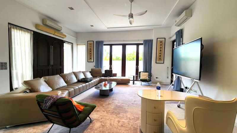 Stunning 3-Storey Resort-Style Bungalow, Walk to MRT, Chiltern Drive Lorong Chuan Braddell Heights, 8 Bedrooms, 6,500 sqft, Bungalow House For Rent, by Jennifer Leong, 500203637 - Living Room - PropertyGuru.com.sg