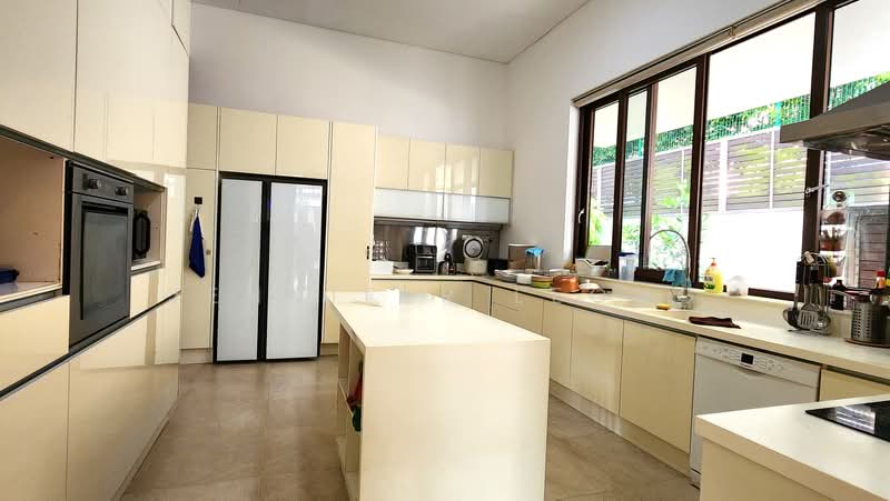 Stunning 3-Storey Resort-Style Bungalow, Walk to MRT, Chiltern Drive Lorong Chuan Braddell Heights, 8 Bedrooms, 6,500 sqft, Bungalow House For Rent, by Jennifer Leong, 500203637 - Kitchen - PropertyGuru.com.sg