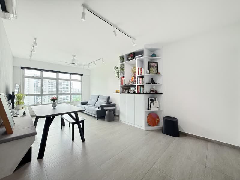470A Upper Serangoon Crescent, 470A Upper Serangoon Crescent, 3 Bedrooms, 990 sqft, HDB Flat For Sale, by Eileen Fu, 500203645 - Living Room - PropertyGuru.com.sg