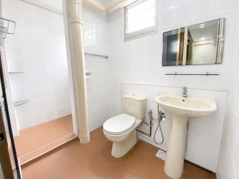 178 Woodlands Street 13, 178 Woodlands Street 13, 3 Bedrooms, 1,302 sqft, HDB Flat For Sale, by Zedson Tan, 500203647 - Bathroom - PropertyGuru.com.sg