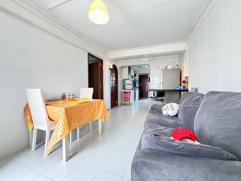 107 Jalan Bukit Merah, 107 Jalan Bukit Merah, 2 Bedrooms, 678 sqft, HDB Flat For Rent, by Clement Tan, 500203648 - Living Room - PropertyGuru.com.sg