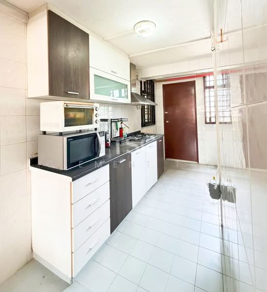107 Jalan Bukit Merah, 107 Jalan Bukit Merah, 2 Bedrooms, 678 sqft, HDB Flat For Rent, by Clement Tan, 500203648 - Kitchen - PropertyGuru.com.sg