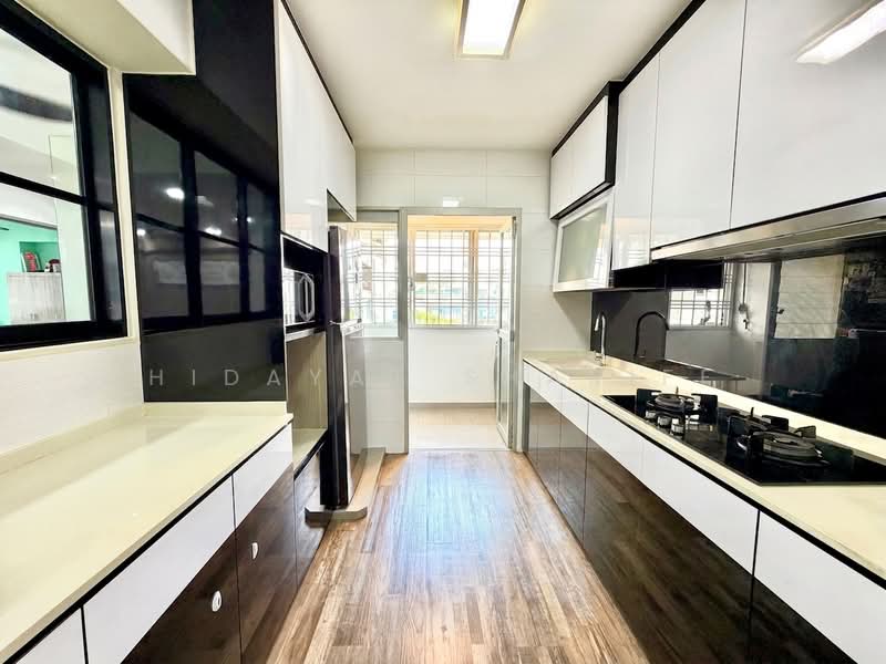 673B Fern Grove @ Yishun, 673B Yishun Avenue 4, 3 Bedrooms, 1,001 sqft, HDB Flat For Sale, by Hidayat Shariff, 500203659 - Kitchen - PropertyGuru.com.sg