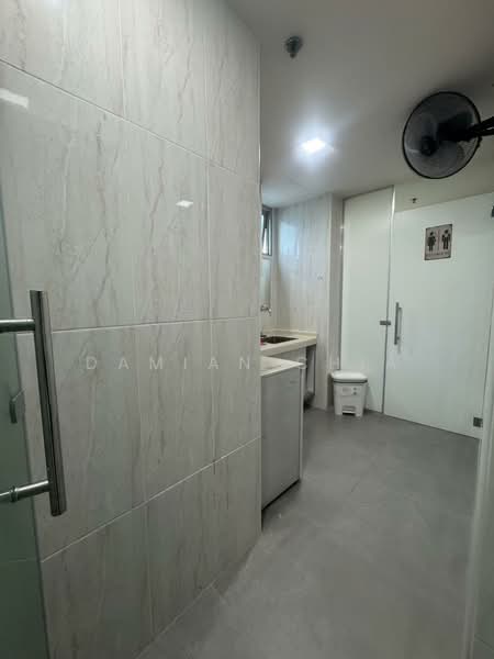 Prestige Centre, 71 Bukit Batok Crescent, 2,702 sqft, Light Industrial (B1) For Rent, by Damian Chia, 500203662 - Bathroom - CommercialGuru.com.sg