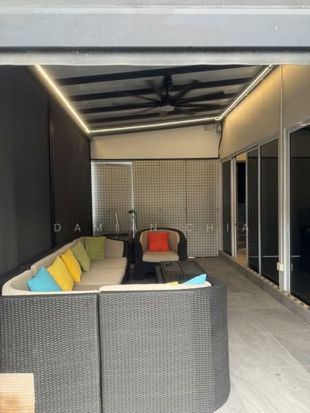 Prestige Centre, 71 Bukit Batok Crescent, 2,702 sqft, Light Industrial (B1) For Rent, by Damian Chia, 500203662 - Balcony - CommercialGuru.com.sg