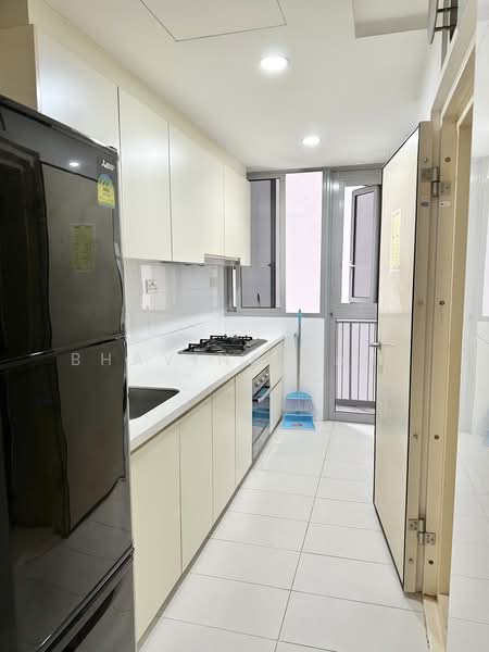The Estuary @ Yishun, 1 Yishun Avenue 1, 2 Bedrooms, 1,118 sqft, Condominium For Rent, by Bhavina Kaur, 500203663 - Kitchen - PropertyGuru.com.sg