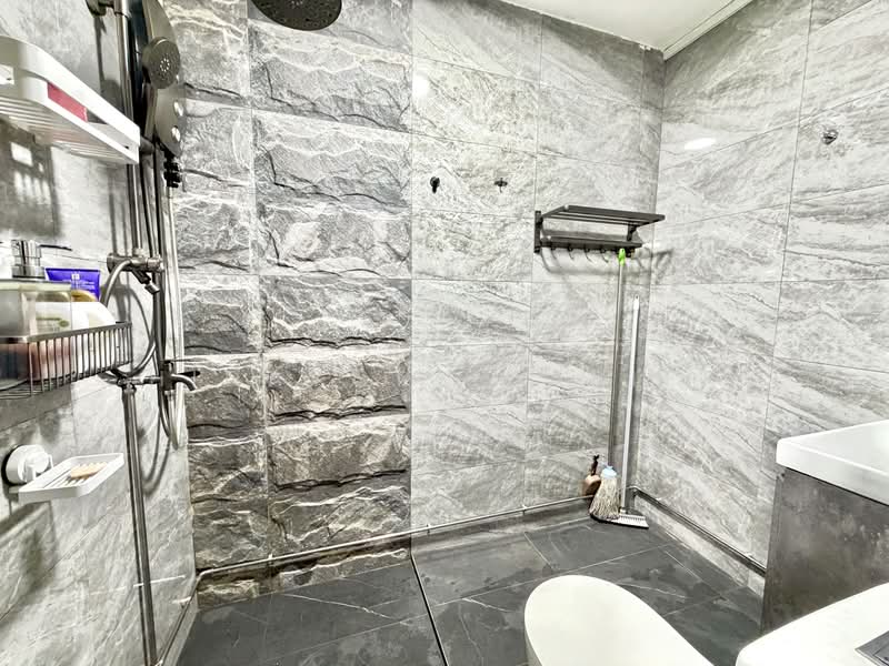 626 Choa Chu Kang Street 62, 626 Choa Chu Kang Street 62, 3 Bedrooms, 1,302 sqft, HDB Flat For Sale, by Hidayat Shariff, 500203670 - Bathroom - PropertyGuru.com.sg