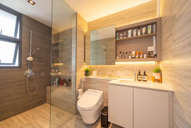 Trilive, 113 Tampines Road, 3 Bedrooms, 904 sqft, Condominium For Sale, by Faustine Benedict, 500203674 - Bathroom - PropertyGuru.com.sg