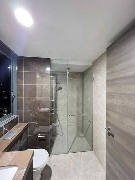 The Florence Residences, 81 Hougang Avenue 2, 3 Bedrooms, 990 sqft, Condominium For Sale, by Jamie Yap, 500203678 - Bathroom - PropertyGuru.com.sg