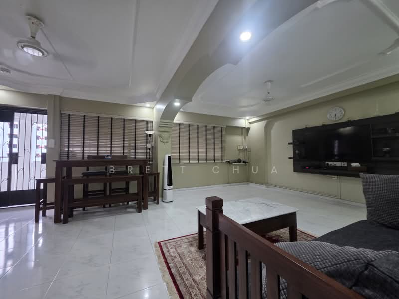 417 Choa Chu Kang Avenue 4, 417 Choa Chu Kang Avenue 4, 3 Bedrooms, 1,119 sqft, HDB Flat For Rent, by Brett Chua, 500203681 - Living Room - PropertyGuru.com.sg