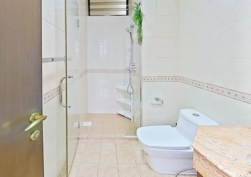 Richmond Park, 3 Bideford Road, Room Rental, 100 sqft, Condominium For Rent, by Joyce Lim, 500203689 - Bathroom - PropertyGuru.com.sg
