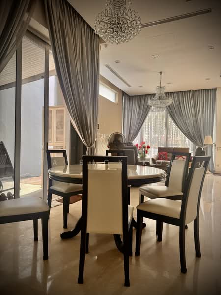 Semi-D @ Upper Bukit Timah, , 6 Bedrooms, 4,500 sqft, Semi-Detached House For Sale, by Patrick Koh, 500203690 - Dining Room - PropertyGuru.com.sg