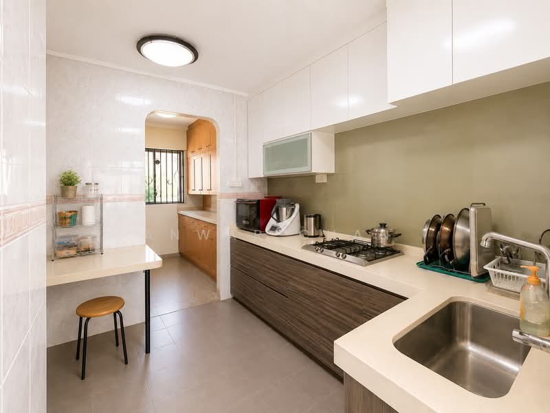 362 Bukit Batok Street 31, 362 Bukit Batok Street 31, 4 Bedrooms, 1,593 sqft, HDB Flat For Sale, by Anwar Chan, 500203695 - Kitchen - PropertyGuru.com.sg