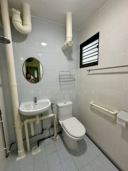 623 Ang Mo Kio Avenue 9, 623 Ang Mo Kio Avenue 9, 2 Bedrooms, 68 sqft, HDB Flat For Rent, by Madeleine Looi, 500203703 - Bathroom - PropertyGuru.com.sg