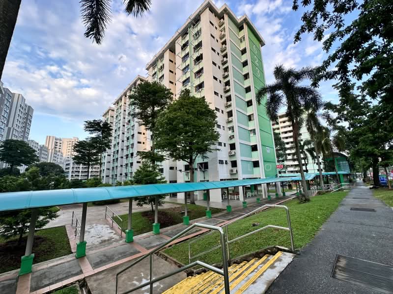 623 Ang Mo Kio Avenue 9, 623 Ang Mo Kio Avenue 9, 2 Bedrooms, 68 sqft, HDB Flat For Rent, by Madeleine Looi, 500203703 - Exterior - PropertyGuru.com.sg