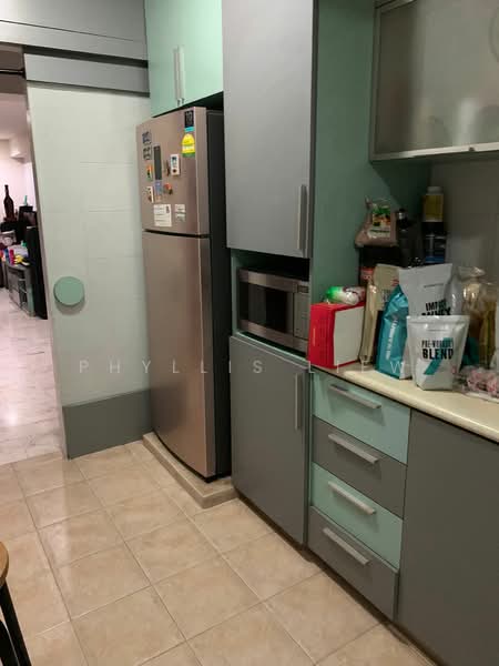 421 Hougang Avenue 10, 421 Hougang Avenue 10, Room Rental, 120 sqft, HDB Flat For Rent, by Phyllis Liew, 500203704 - Kitchen - PropertyGuru.com.sg