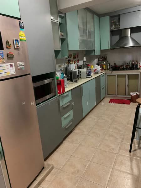 421 Hougang Avenue 10, 421 Hougang Avenue 10, Room Rental, 120 sqft, HDB Flat For Rent, by Phyllis Liew, 500203704 - Kitchen - PropertyGuru.com.sg