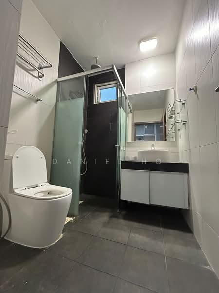 Parc Rosewood, 83 Rosewood Drive, 2 Bedrooms, 581 sqft, Condominium For Rent, by Daniel Ho, 500203705 - Bathroom - PropertyGuru.com.sg