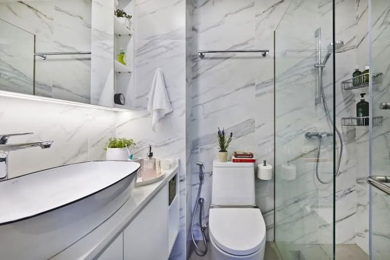 West Bay Condo, 50 West Coast Crescent, 2 Bedrooms, 936 sqft, Condominium For Sale, by Charlotte Chng, 500203718 - Bathroom - PropertyGuru.com.sg