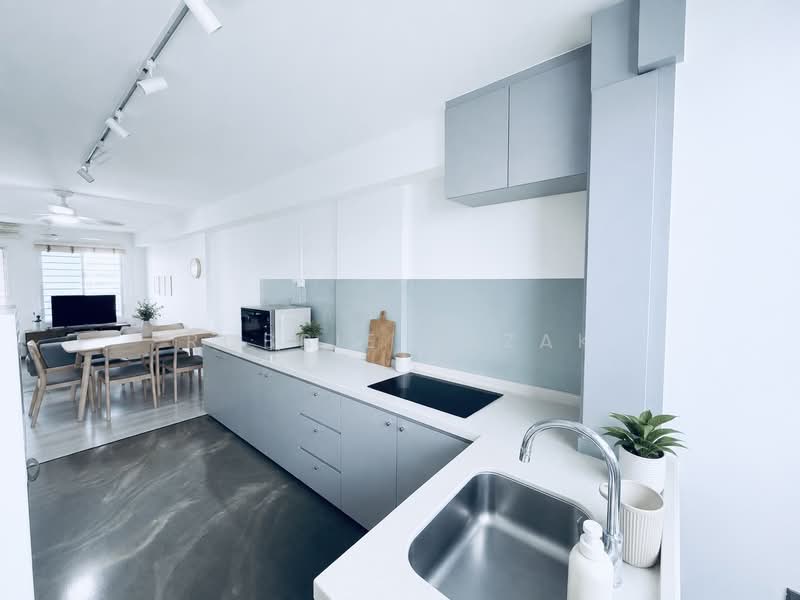 528 Bukit Batok Street 51, 528 Bukit Batok Street 51, 2 Bedrooms, 646 sqft, HDB Flat For Sale, by Robbie Razak, 500203729 - Kitchen sink area - PropertyGuru.com.sg