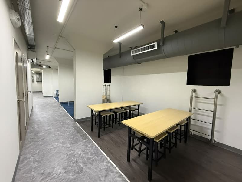716 Jurong West Street 71, , 240 sqft, Office For Rent, by William Choo, 500203736 - Corridor - CommercialGuru.com.sg