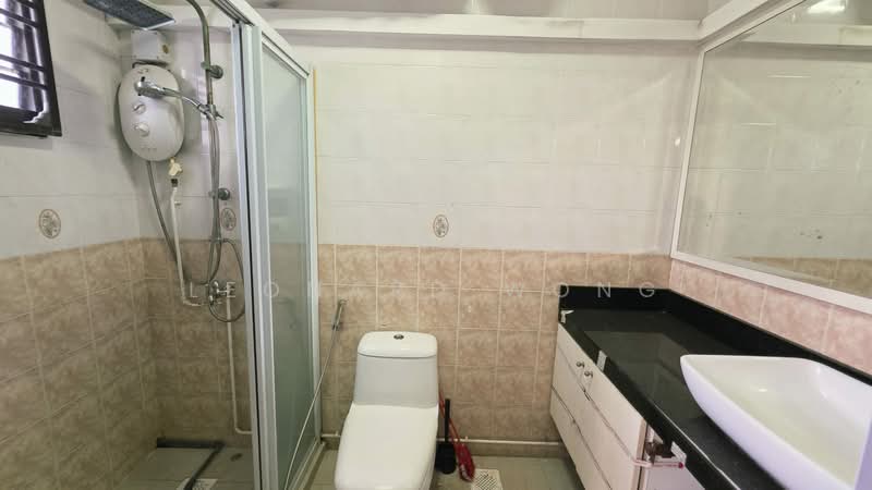 679C Jurong West Central 1, 679C Jurong West Central 1, 3 Bedrooms, 1,032 sqft, HDB Flat For Sale, by Leonard Wong, 500203738 - Bathroom - PropertyGuru.com.sg