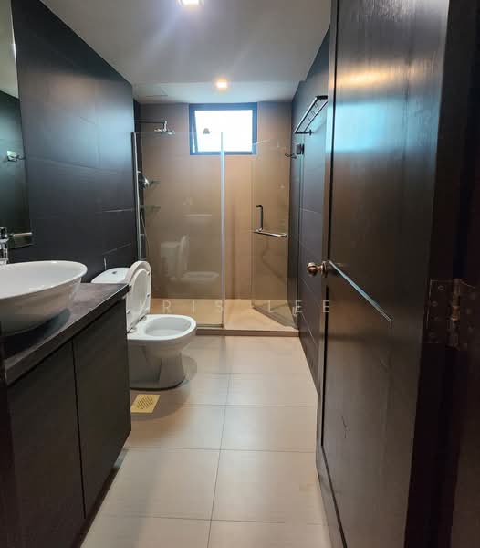 Simei Green Condominium, 1 Simei Street 4, 3 Bedrooms, 1,356 sqft, Condominium For Rent, by Iris Lee, 500203749 - Bathroom - PropertyGuru.com.sg