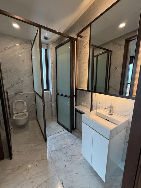 8 Hullet, 8 Hullet Road, 2 Bedrooms, 667 sqft, Condominium For Rent, by Lynn Kimura, 500203750 - Bathroom - PropertyGuru.com.sg