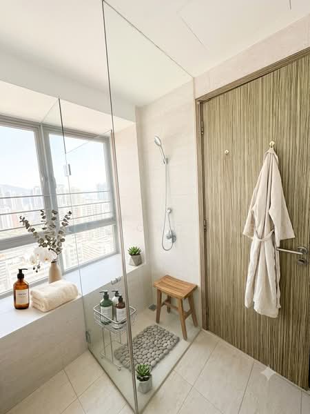 4 stops to Orchard MRT, 7 to City Hall/ SMU, , Room Rental, 275 sqft, Condominium For Rent, by Clifford Yap, 500203761 - Shower - PropertyGuru.com.sg