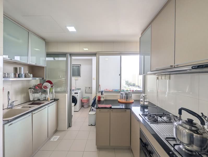 Grandeur 8, 2 Ang Mo Kio Central 3, 3 Bedrooms, 1,195 sqft, Condominium For Sale, by Kelvin Koh, 500203768 - Kitchen - PropertyGuru.com.sg