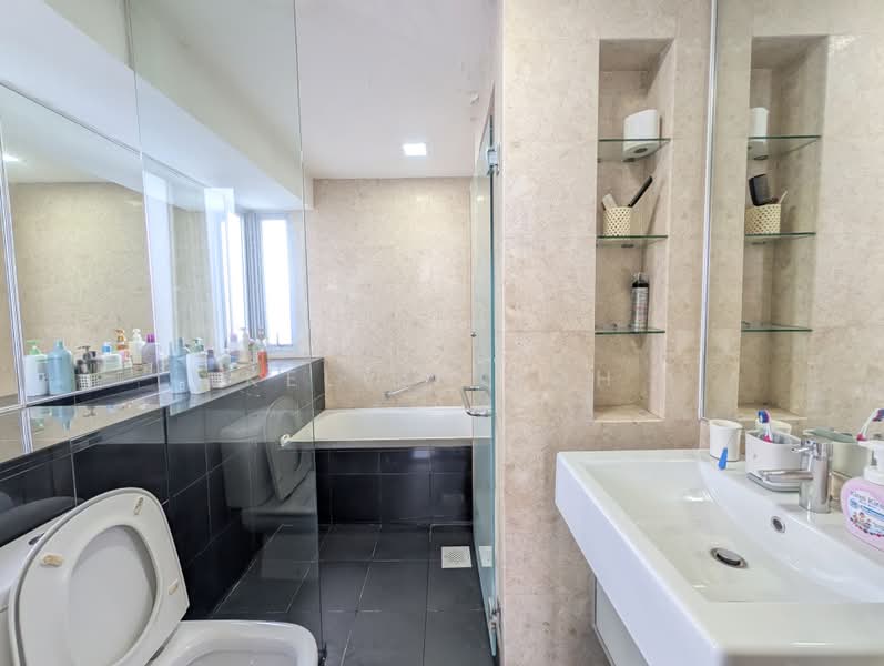 Grandeur 8, 2 Ang Mo Kio Central 3, 3 Bedrooms, 1,195 sqft, Condominium For Sale, by Kelvin Koh, 500203768 - Bathroom - PropertyGuru.com.sg