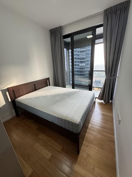 Artra, 12 Alexandra View, 3 Bedrooms, 1,120 sqft, Condominium For Rent, by Aaron Zhi, 500203769 - Master Bedroom - PropertyGuru.com.sg