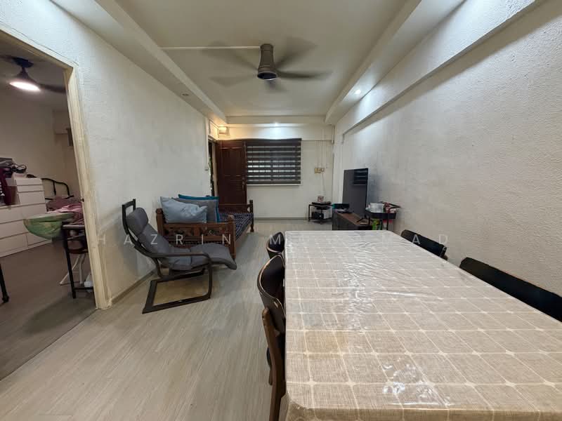 176 Bukit Batok West Avenue 8, 176 Bukit Batok West Avenue 8, 2 Bedrooms, 721 sqft, HDB Flat For Sale, by Hazrin Mohamad, 500203774 - Living Room - PropertyGuru.com.sg