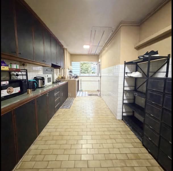 176 Bukit Batok West Avenue 8, 176 Bukit Batok West Avenue 8, 2 Bedrooms, 721 sqft, HDB Flat For Sale, by Hazrin Mohamad, 500203774 - Kitchen - PropertyGuru.com.sg