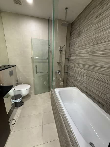 Kallang Riverside, 51 Kampong Bugis, 3 Bedrooms, 1,432 sqft, Condominium For Rent, by Stanley Tan 陈健德, 500203776 - Bathroom - PropertyGuru.com.sg