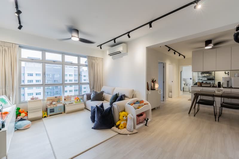 229A Sumang Lane, 229A Sumang Lane, 3 Bedrooms, 1,001 sqft, HDB Flat For Sale, by Daron Ang, 500203780 - Living Room - PropertyGuru.com.sg