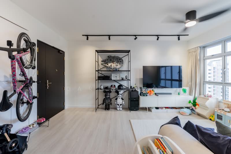 229A Sumang Lane, 229A Sumang Lane, 3 Bedrooms, 1,001 sqft, HDB Flat For Sale, by Daron Ang, 500203780 - Living Room - PropertyGuru.com.sg