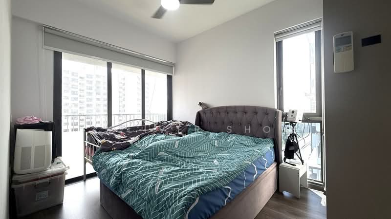 Riverbank at Fernvale, 13 Fernvale Close, 3 Bedrooms, 947 sqft, Condominium For Sale, by Oliver Sho, 500203786 - Master Bedroom - PropertyGuru.com.sg