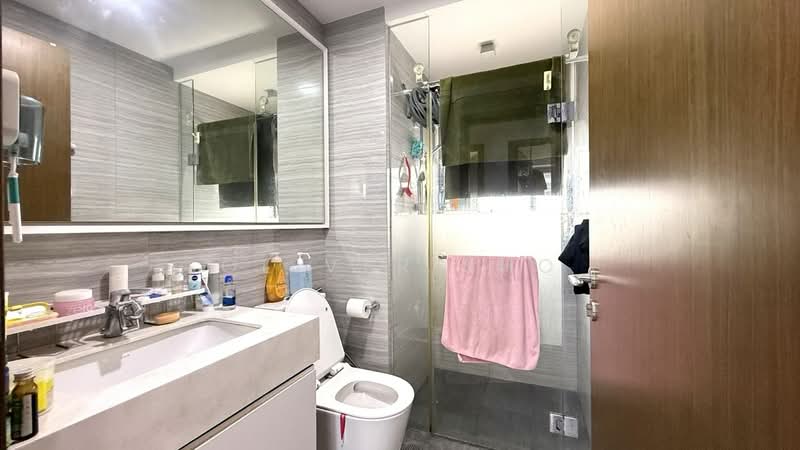 Riverbank at Fernvale, 13 Fernvale Close, 3 Bedrooms, 947 sqft, Condominium For Sale, by Oliver Sho, 500203786 - Bathroom - PropertyGuru.com.sg