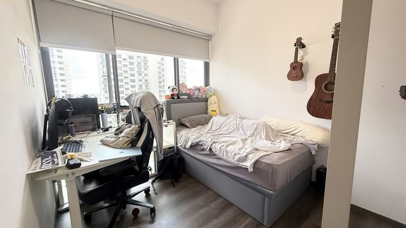 Riverbank at Fernvale, 13 Fernvale Close, 3 Bedrooms, 947 sqft, Condominium For Sale, by Oliver Sho, 500203786 - Common Bedroom - PropertyGuru.com.sg