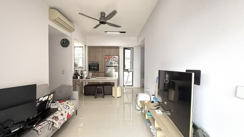 Riverbank at Fernvale, 13 Fernvale Close, 3 Bedrooms, 947 sqft, Condominium For Sale, by Oliver Sho, 500203786 - Living Room - PropertyGuru.com.sg
