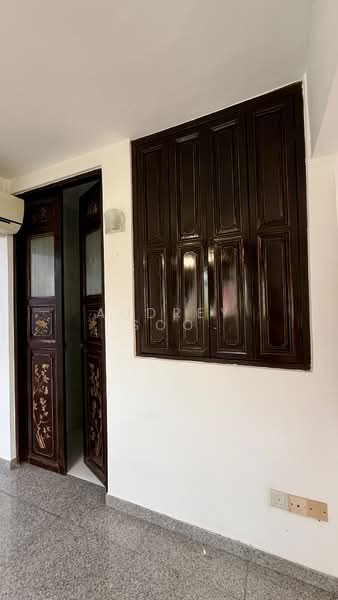816 Jellicoe Road, 816 Jellicoe Road, 3 Bedrooms, 1,184 sqft, HDB Flat For Sale, by Audrey Soo, 500203787 - Antique deco doors to kitchen - PropertyGuru.com.sg