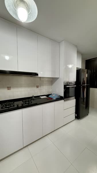 816 Jellicoe Road, 816 Jellicoe Road, 3 Bedrooms, 1,184 sqft, HDB Flat For Sale, by Audrey Soo, 500203787 - Renovated Modern Kitchen - PropertyGuru.com.sg