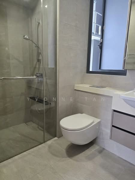 Stirling Residences, 21 Stirling Road, 3 Bedrooms, 980 sqft, Condominium For Rent, by Yvonne Tan, 500203788 - Bathroom - PropertyGuru.com.sg